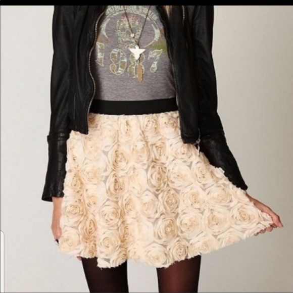 Free People Black 3D Rosettes Floral Skater Skirt - Picture 4 of 10